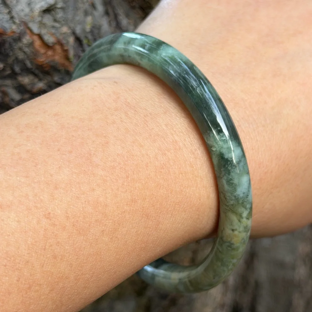 60.5mm‎ inner diameter skinny xiuyu jade bangle 0689